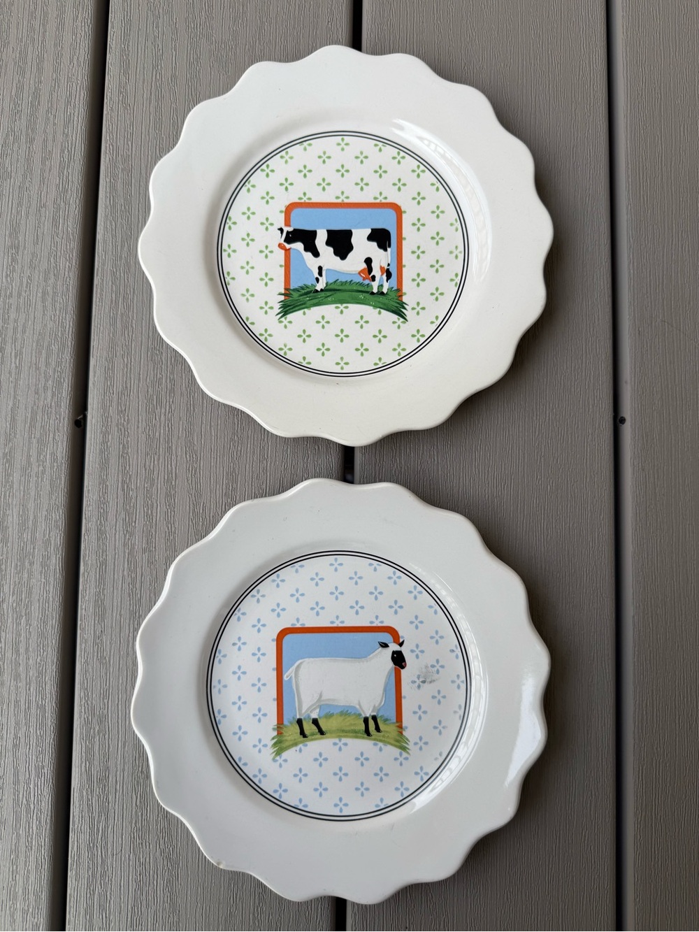 Punder Country Pelzman Designs Cow & Sheep Scalloped Dessert Plate
